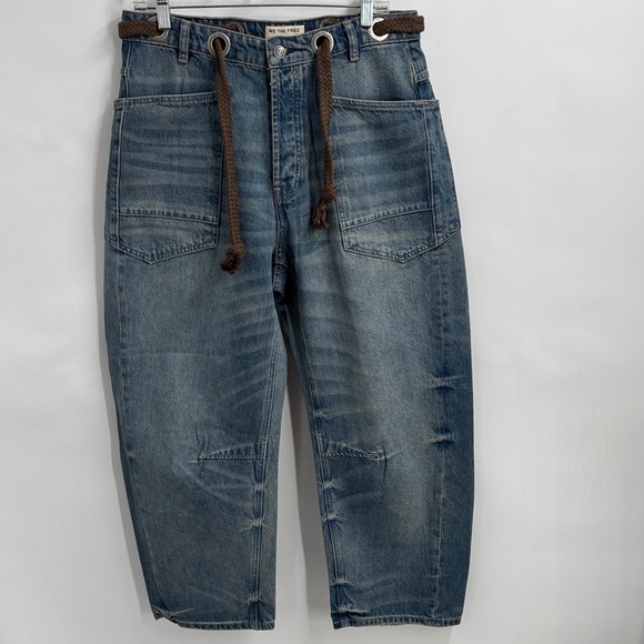 NEW We the Free Moxie Mid Rise Barrel Relaxed Jeans Button Fly Size 29 - Picture 2 of 10